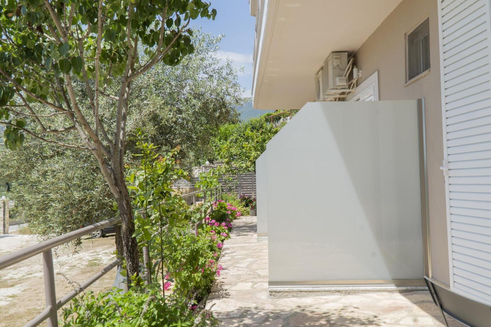 Koks' Guesthouse Himarë Exterior foto